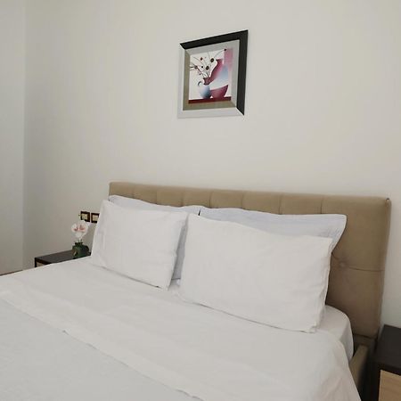 Blue Bay Apartments Sarande Bagian luar foto