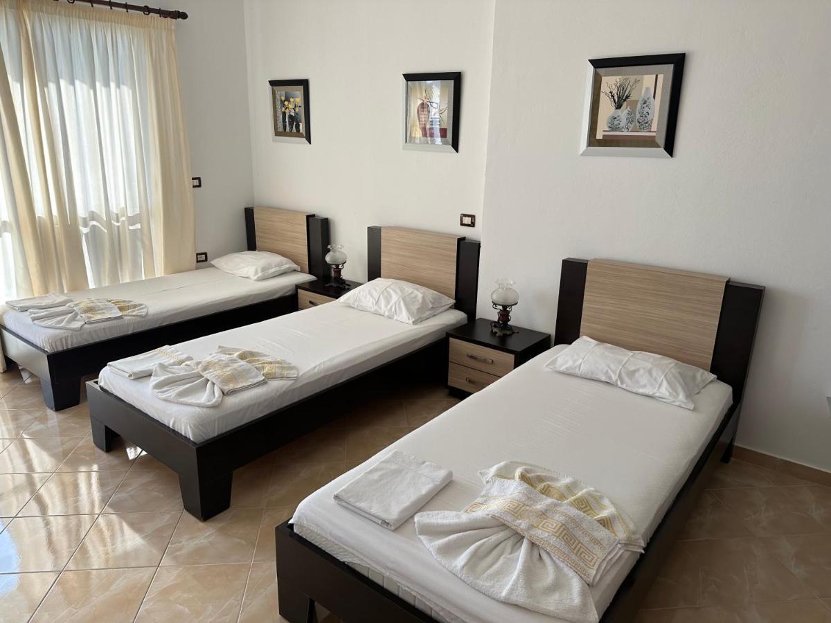 Blue Bay Apartments Sarande Bagian luar foto