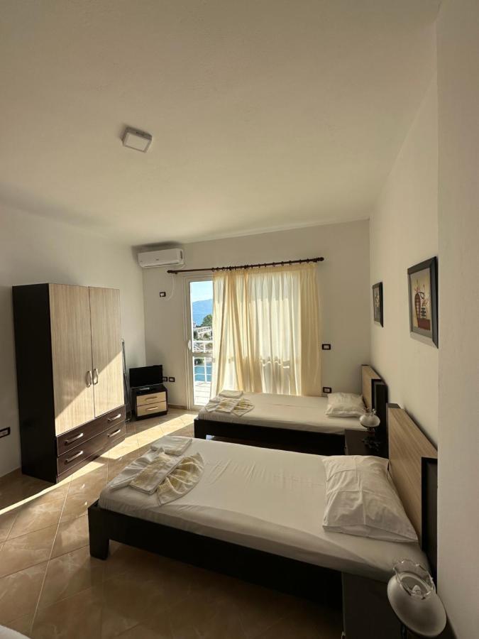 Blue Bay Apartments Sarande Bagian luar foto