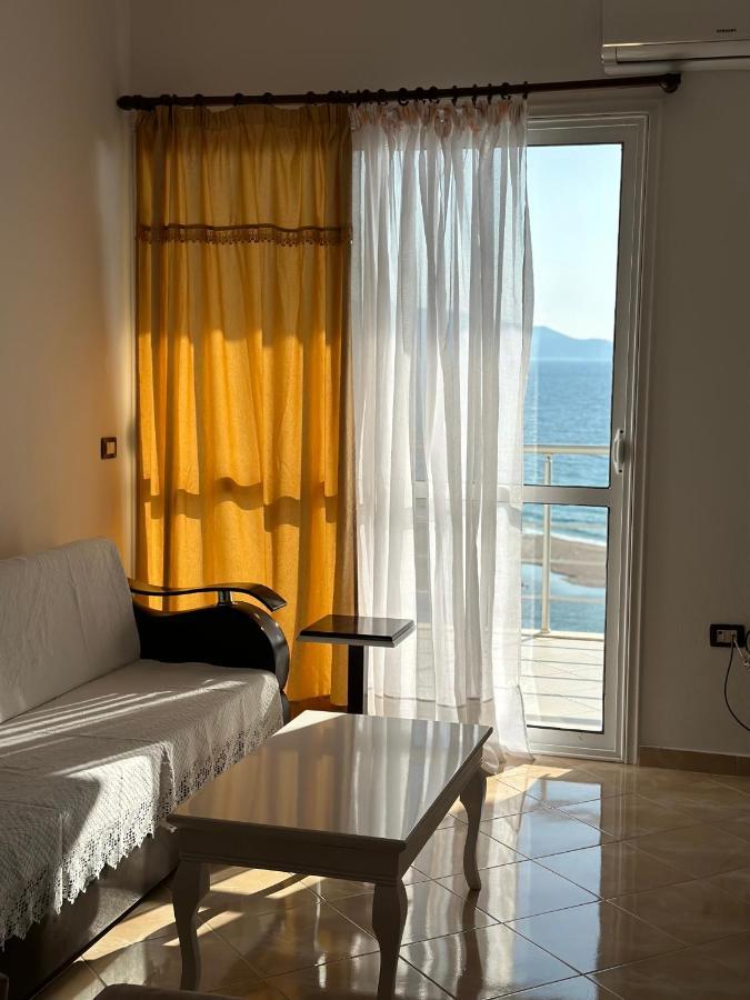 Blue Bay Apartments Sarande Bagian luar foto