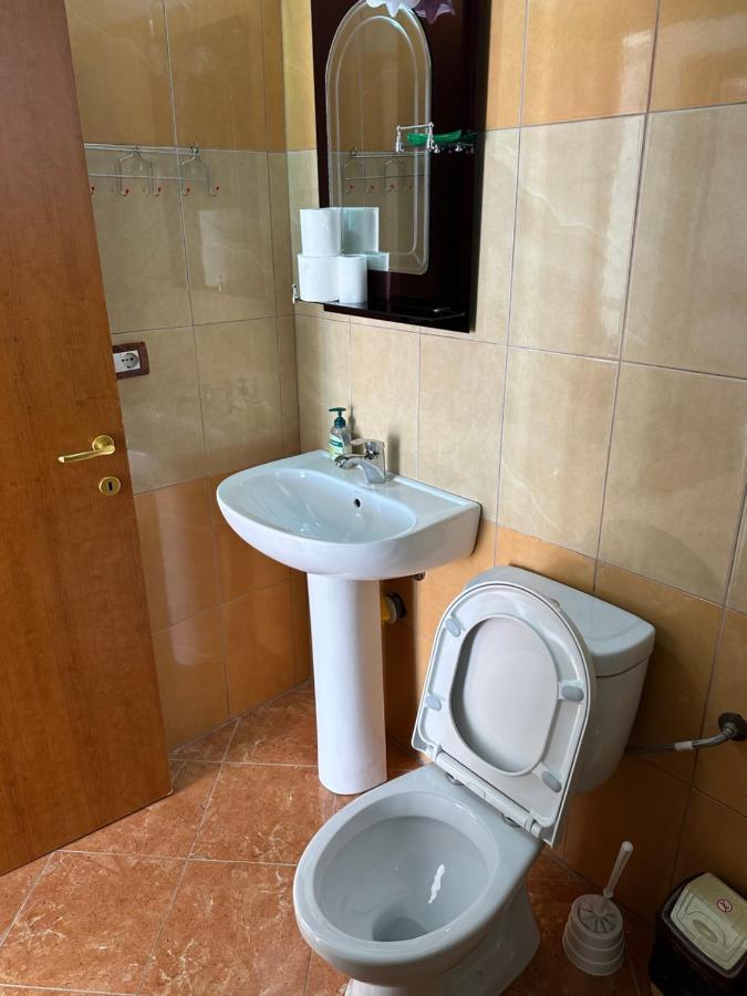 Blue Bay Apartments Sarande Bagian luar foto