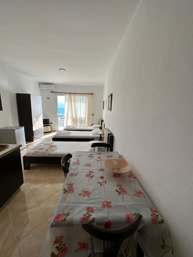 Blue Bay Apartments Sarande Bagian luar foto