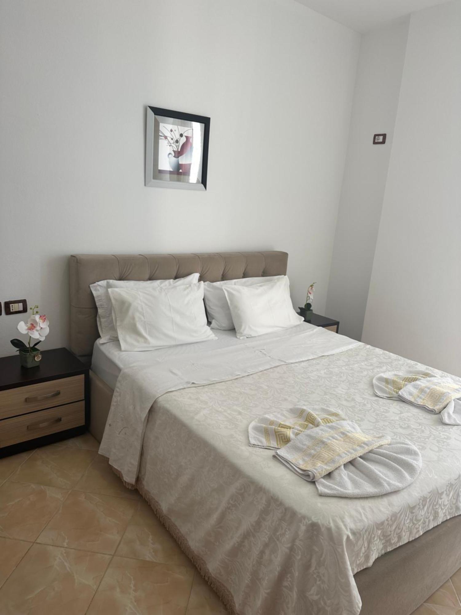 Blue Bay Apartments Sarande Bagian luar foto
