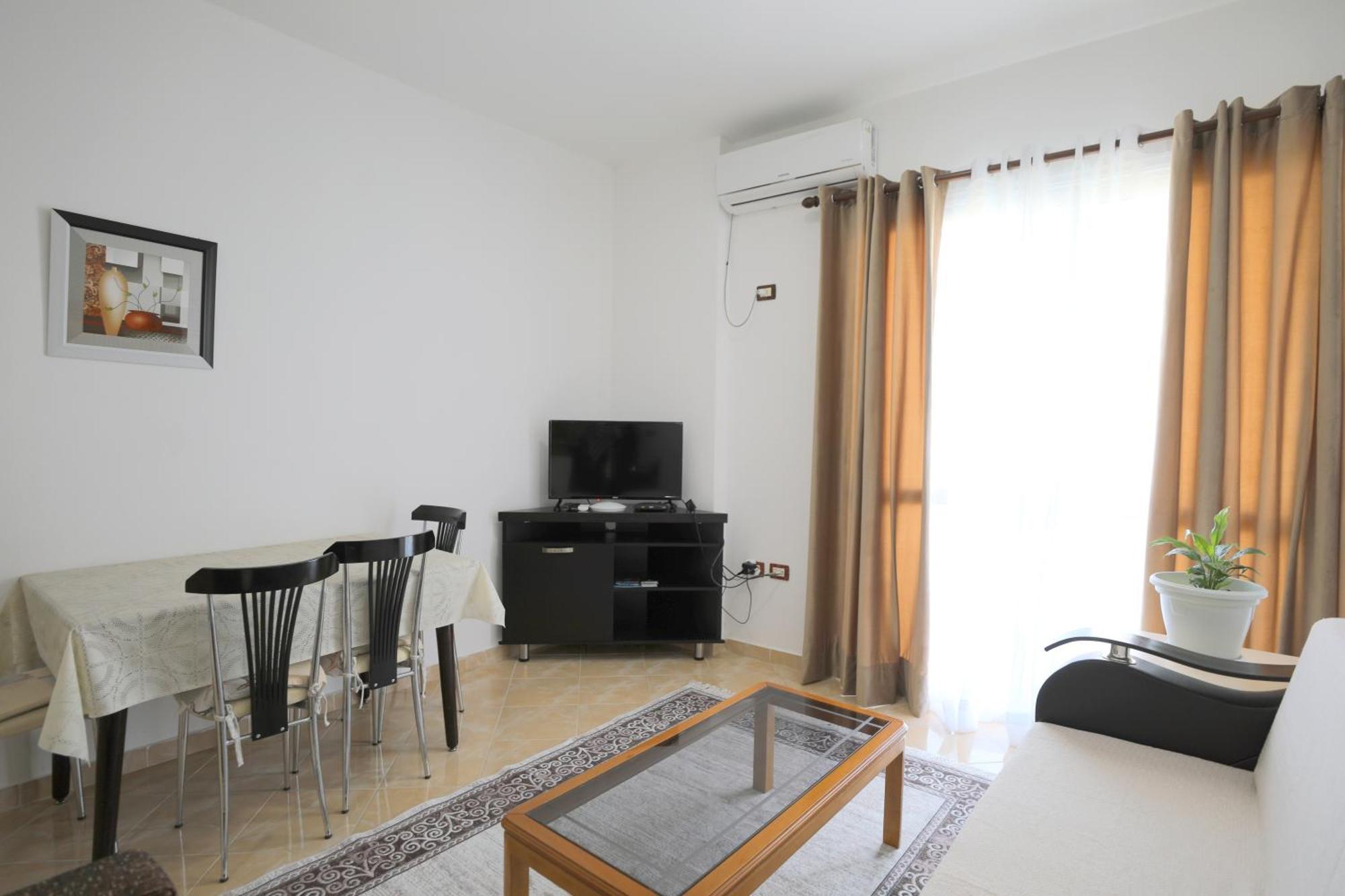Blue Bay Apartments Sarande Bagian luar foto