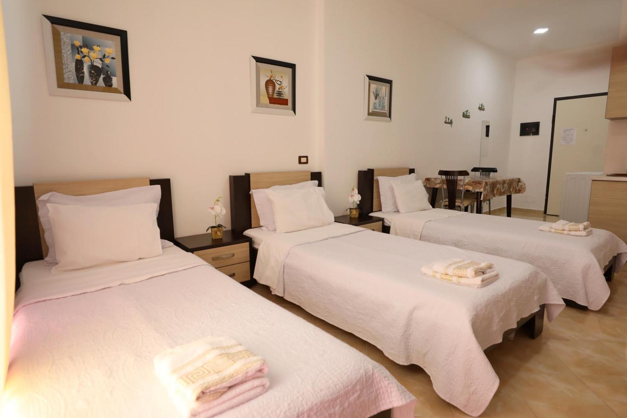 Blue Bay Apartments Sarande Bagian luar foto
