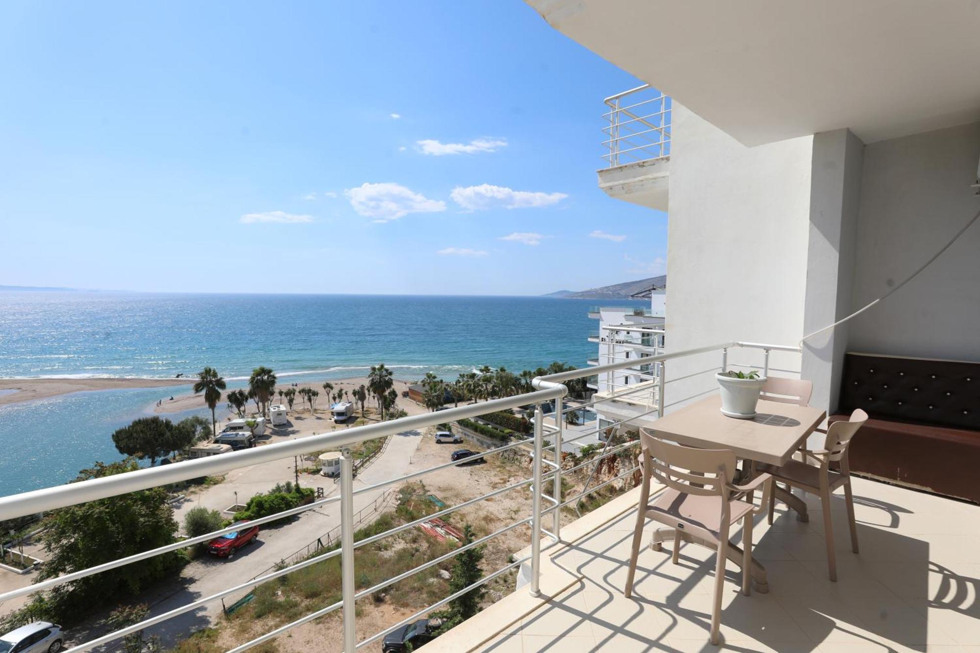 Blue Bay Apartments Sarande Bagian luar foto