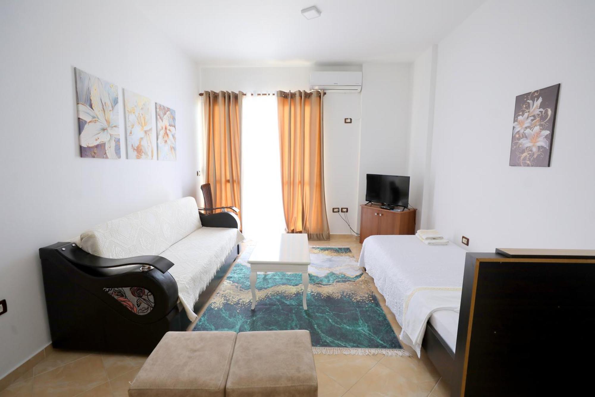 Blue Bay Apartments Sarande Bagian luar foto