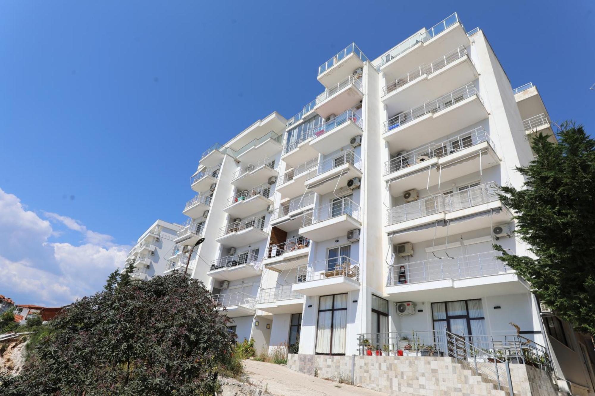 Blue Bay Apartments Sarande Bagian luar foto