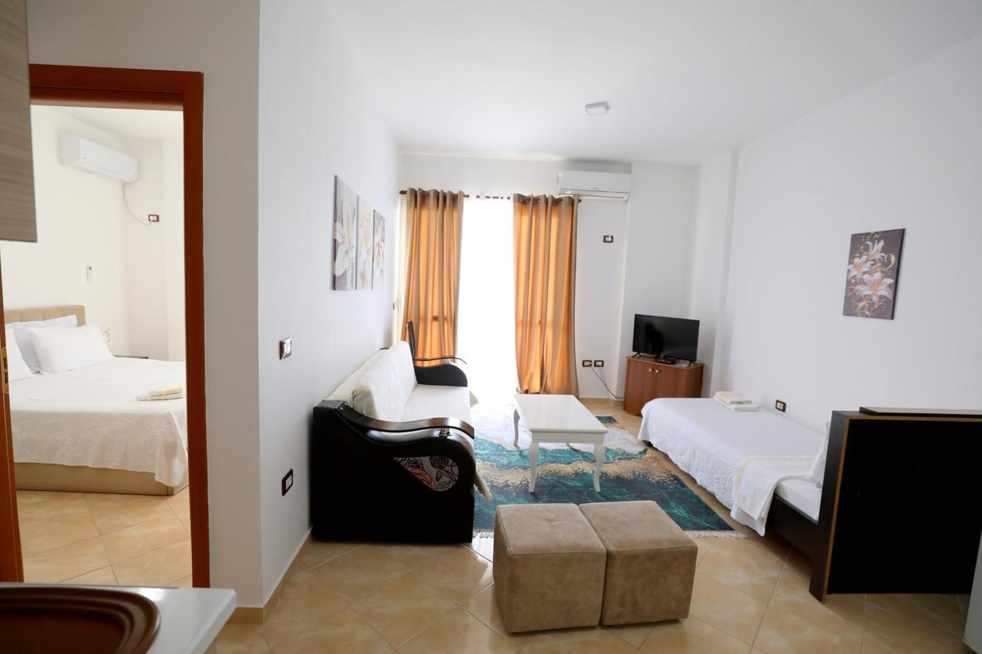 Blue Bay Apartments Sarande Bagian luar foto
