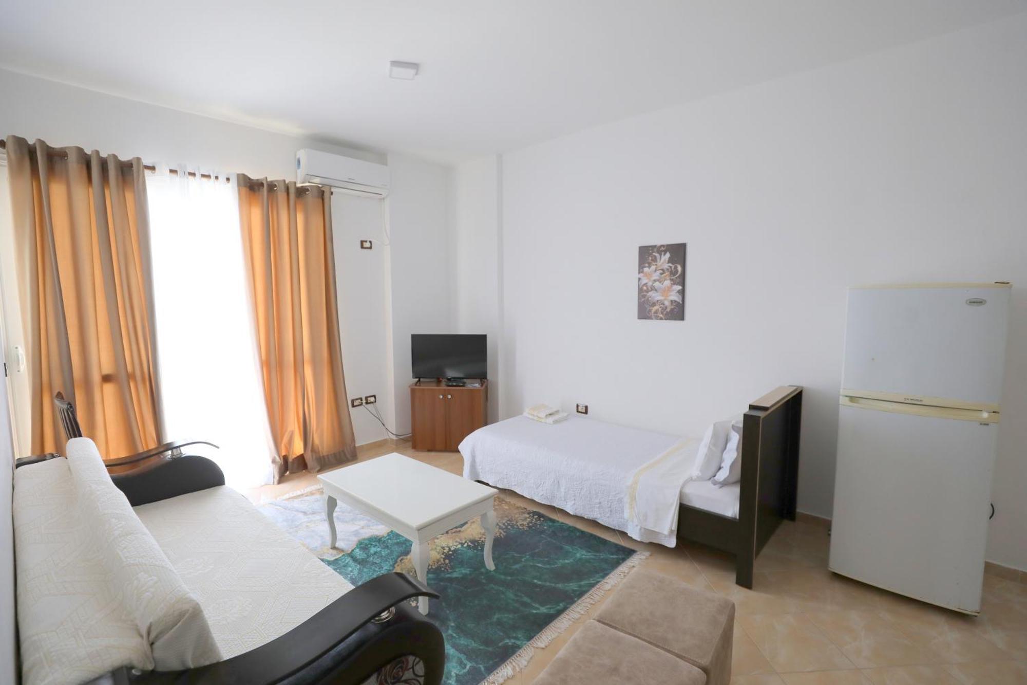 Blue Bay Apartments Sarande Bagian luar foto
